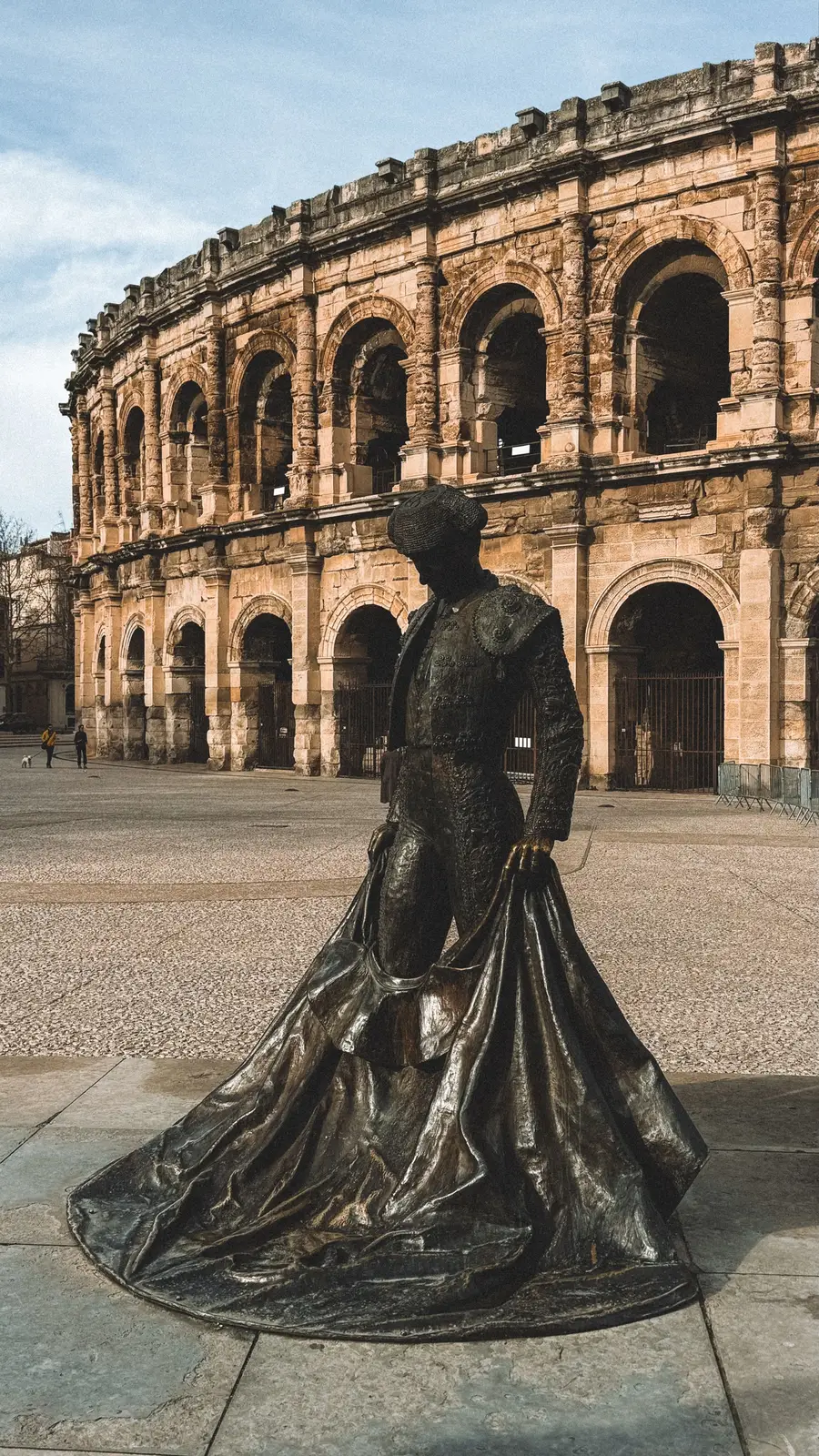 La statue du matador devant les arènes